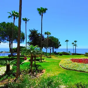 https://luxury-frontline-apartment-estepona.1costadelsol.com